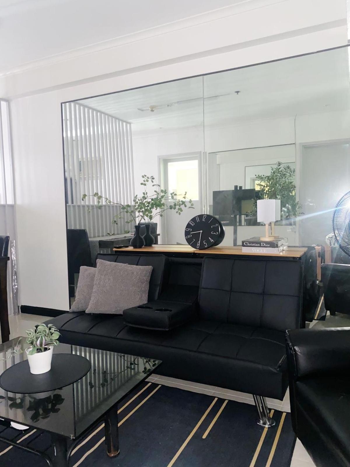Cozy 2-Bedroom At South Of Market Soma Bgc Near Sm Aura, Market! Market! & Bonifacio High Street Taguig Ngoại thất bức ảnh